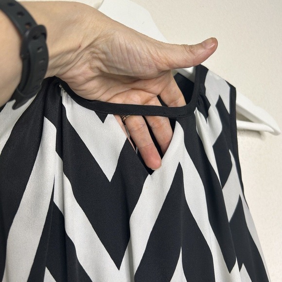 Neiman Marcus Chevron Cut Out Black and White Dress XS - Picture 4 of 14